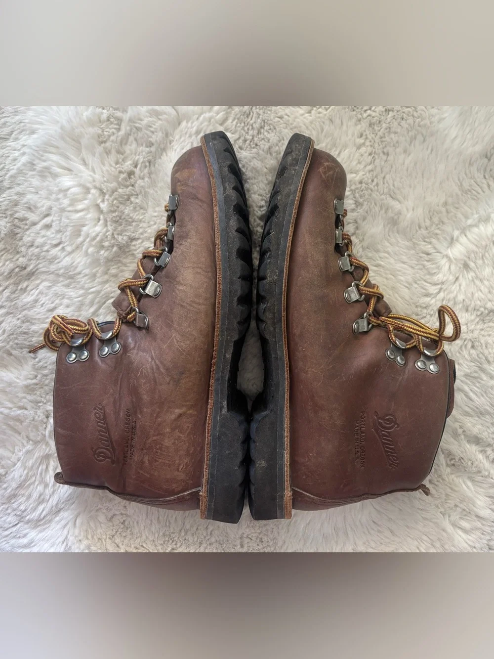 Danner Mountain Light Brown Boots Size: 7.5